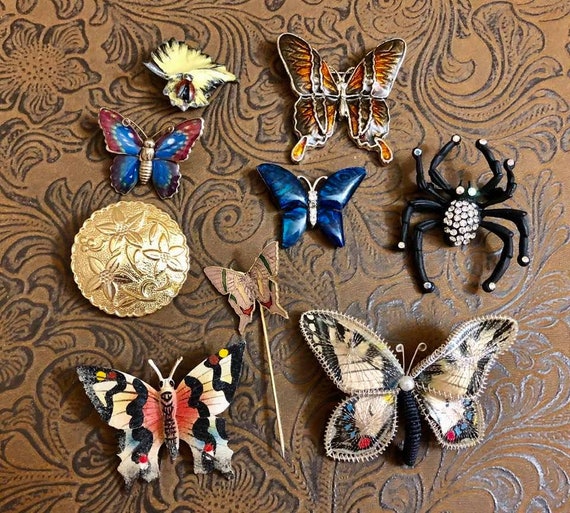 Vintage Assortment Brooches                    111 - image 1