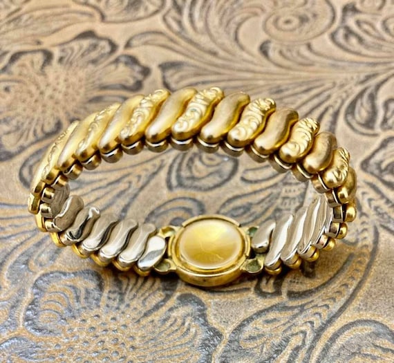 Vintage Child's Pitman & Keeler American Queen Expansion Bracelet