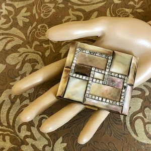 Vintage Marhill Mother of Pearl Powder Compact          259