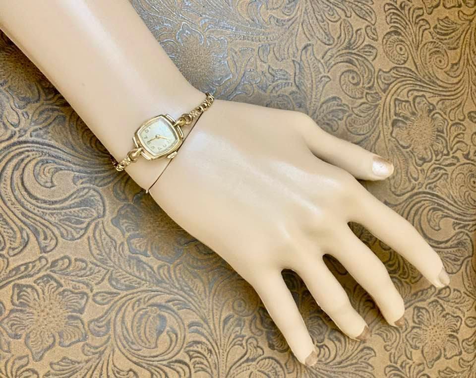 Vintage Ladies Wittnauer Swiss 10K Gold Filled Watch GF7 - Etsy display picture 3