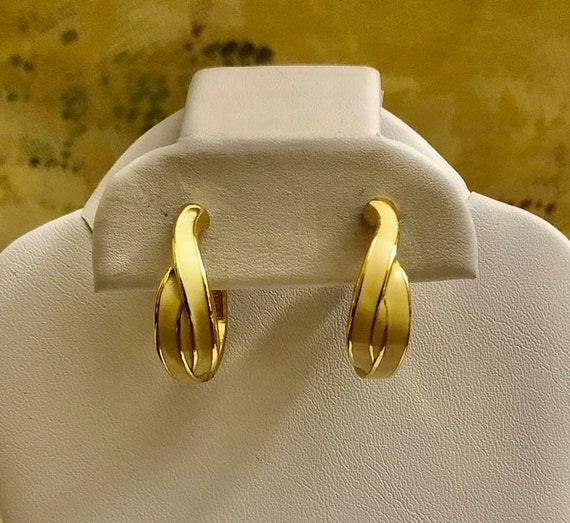 Vintage MONET Earrings                             614 View 3