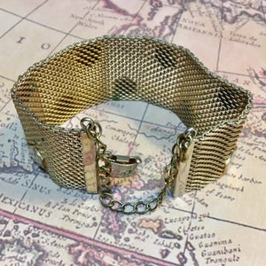 Vintage Gold Tone Mesh Bracelet with Hexagon Shapes           053