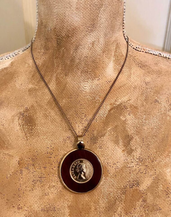 Vintage Elizabeth II Gratia Regina 