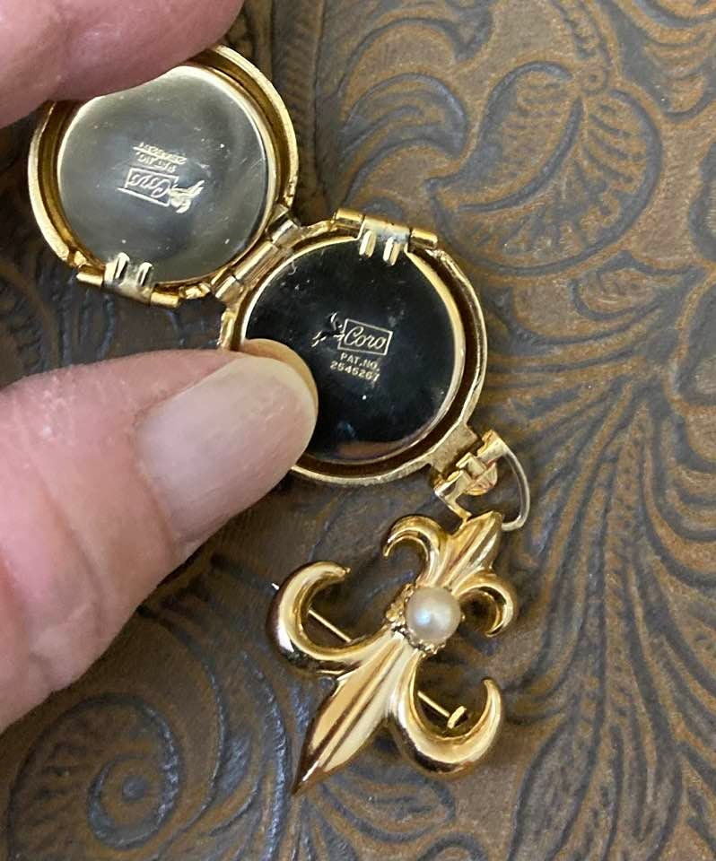Vintage Coro Pegasus Chatelaine Brooch Picture Locket C268 - Etsy