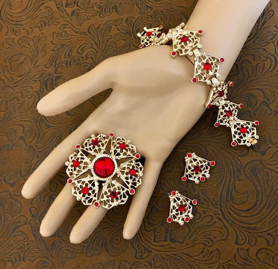 SARAH COV Monte Carlo series bracelet. Western antique jewelry