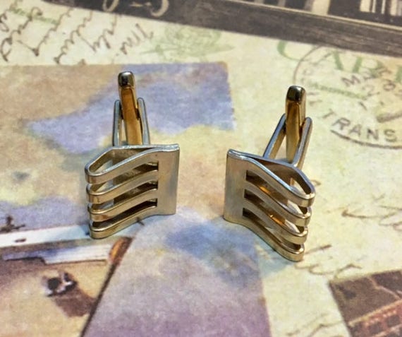 Vintage Hickok Gold Tone Cuff Links              … - image 1