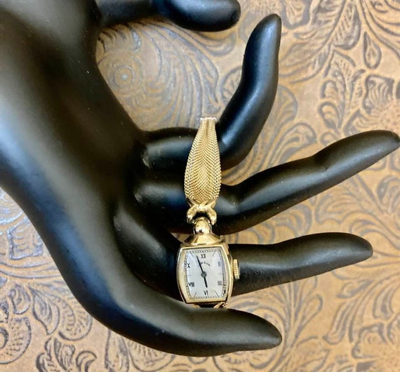 Vintage Lady Elgin 14K Gold Filled Watch         … - image 4