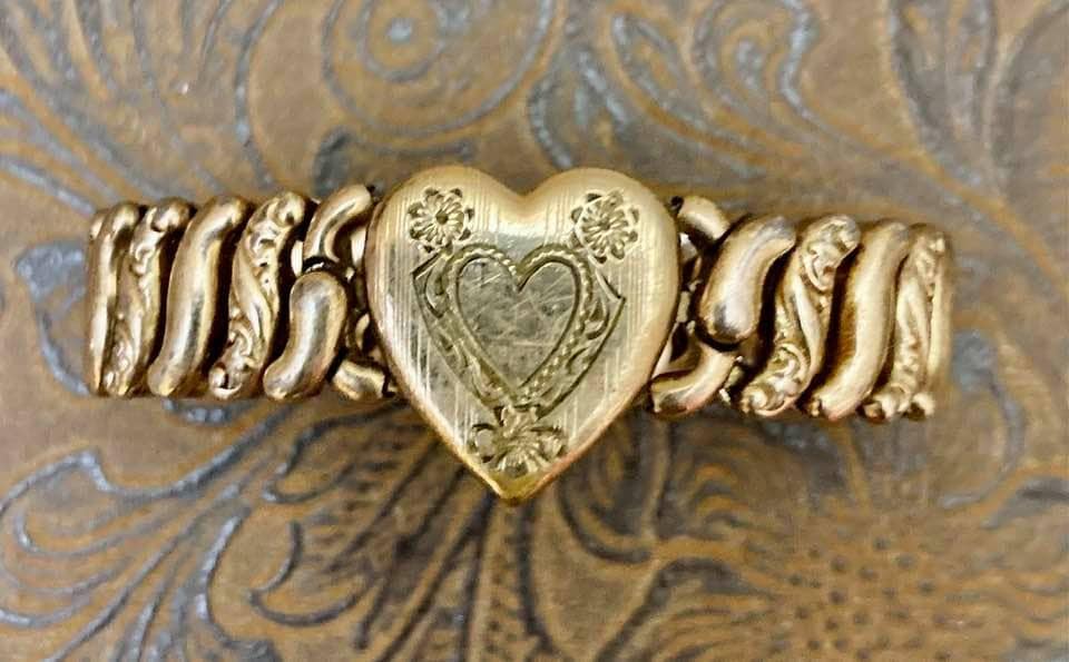 Vintage American Queen Pitman Keeler Expansion Bracelet 015a