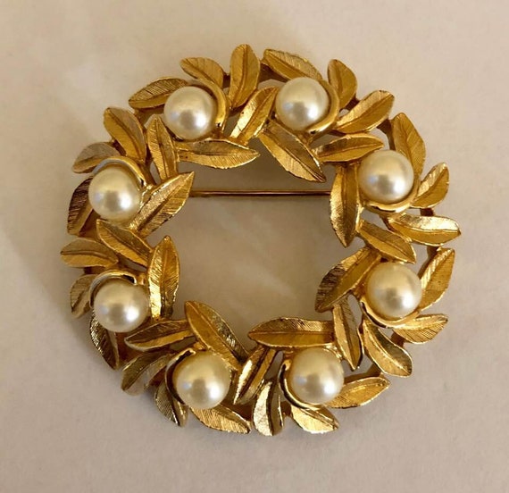 Vintage Faux Pearl Brooch by Avon               1… - image 8