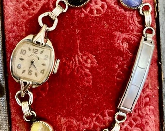 Vintage Lady Elgin 10K Gold Filled Watch With Scarab Band  display picture 2