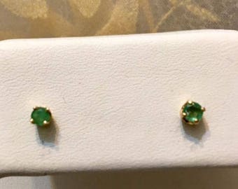 Vintage 14K Gold .22cttw Emerald Earrings-4 Prong Basket Setting  014