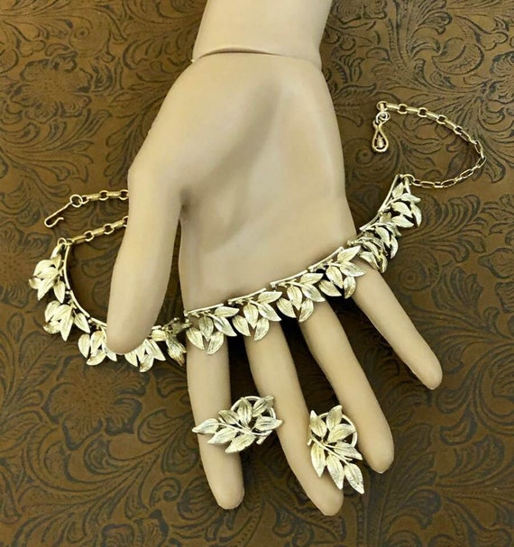 Vintage Coro Jewelry Set          762 - image 2