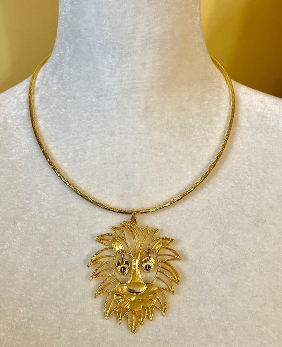 Vintage Lions Club Lion Necklace          659