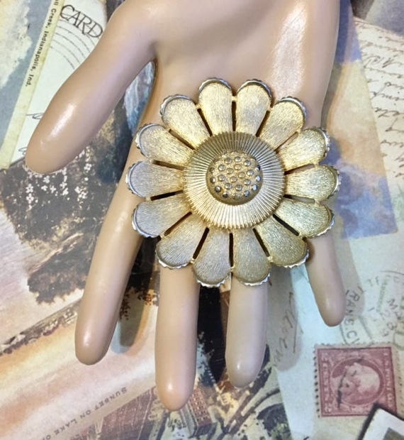 Vintage Sarah Coventry Gold Tone Sunflower (sold … - image 3