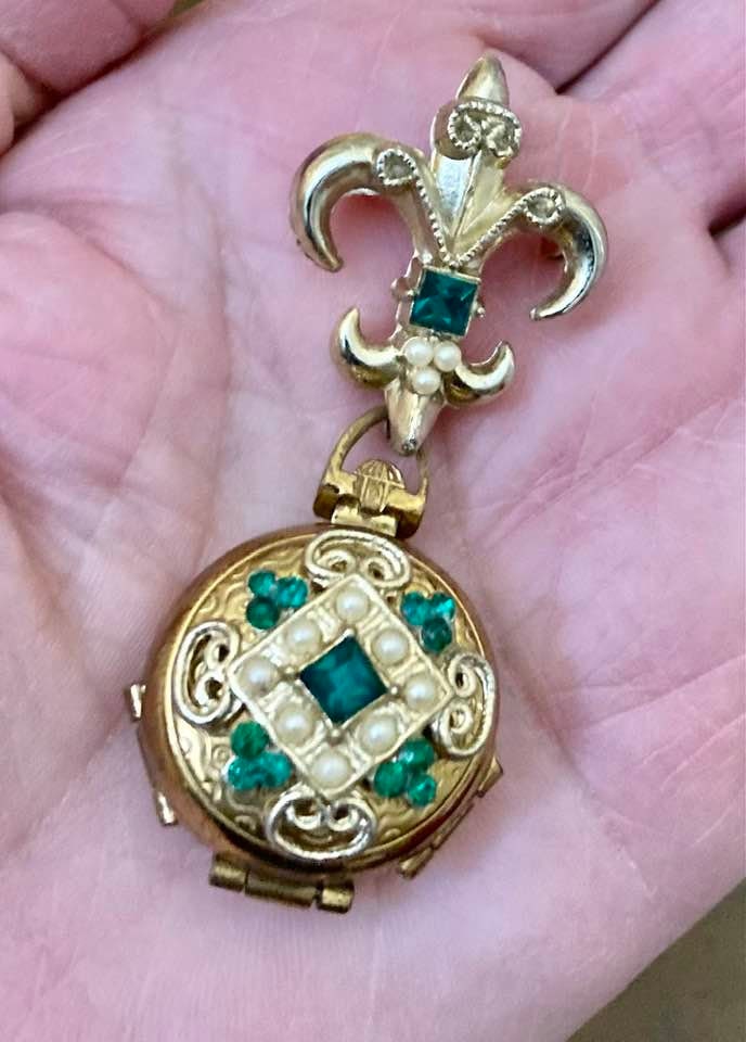 Vintage Coro Pegasus Chatelaine Brooch Picture Locket C269 - Etsy
