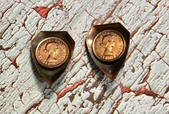 Vintage Queen Elizabeth Regina II Copper Coin Ear… - image 4