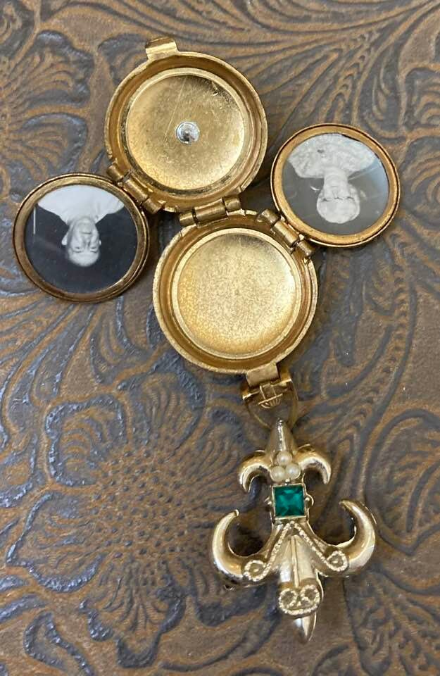 Coro Pegasus ロケットブローチ　ヴィンテージ ヴィンテージ コロ ペガサス シャトレーヌ ブローチ ピクチャー