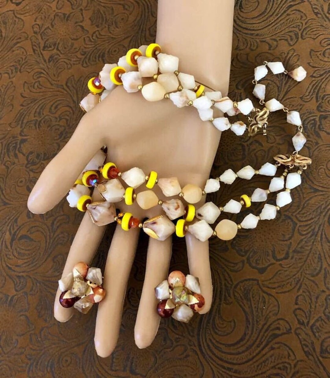 ヴィンテージ ドーヴィル マルチストランド ビーズチョーカー