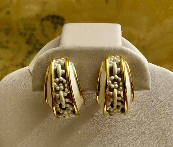 Vintage MONET Earrings                           … - image 4