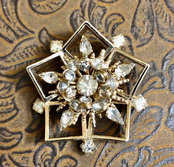 Vintage Hobe Snowflake Brooch 214