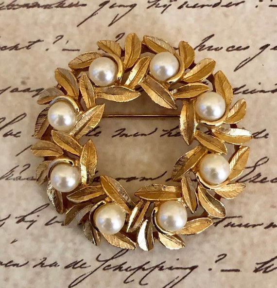 Vintage Faux Pearl Brooch by Avon               1… - image 7