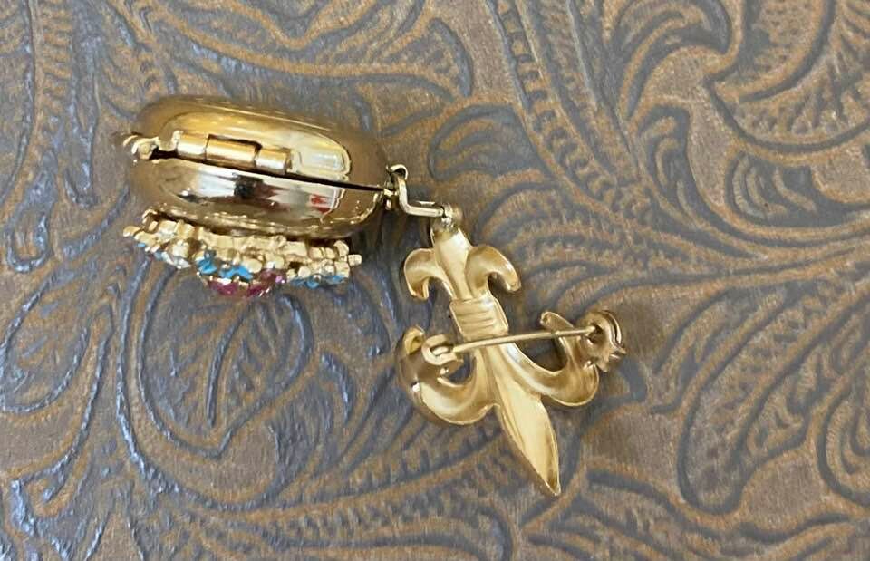 Coro Pegasus ロケットブローチ　ヴィンテージ ヴィンテージ コロ ペガサス シャトレーヌ ブローチ ピクチャー