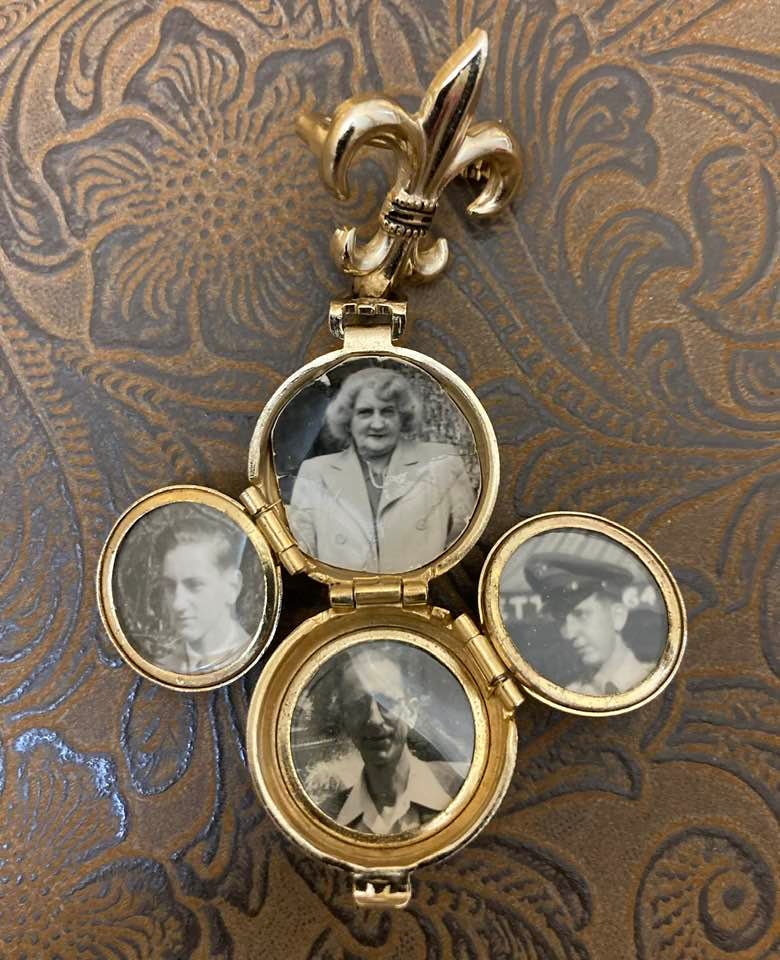 Coro Pegasus ロケットブローチ　ヴィンテージ ヴィンテージ コロ ペガサス シャトレーヌ ブローチ ピクチャー