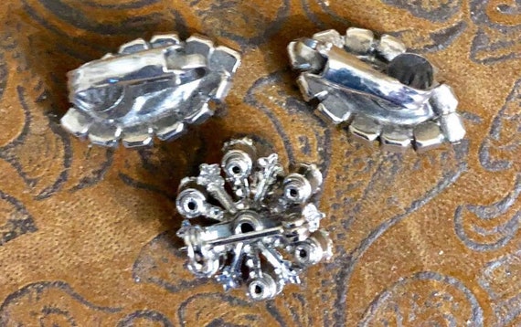 Vintage Petite Lovely Earrings and Brooch Set    … - image 3