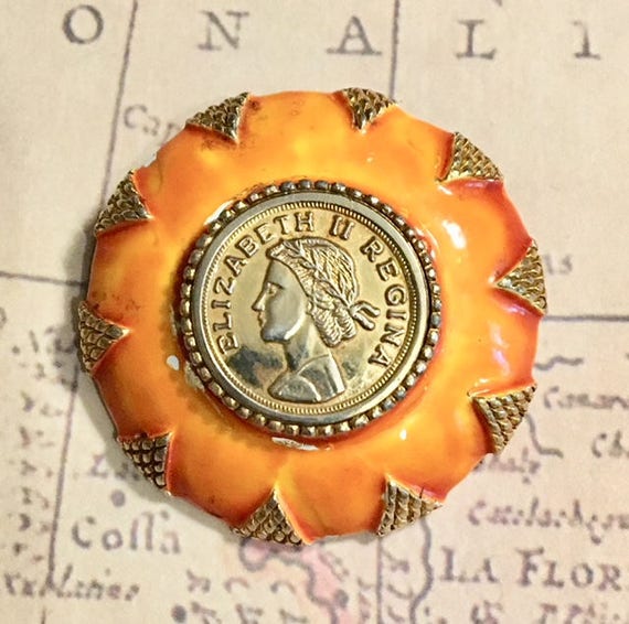 Vintage Schrager Queen Elizabeth II Brooch      Q… - image 6