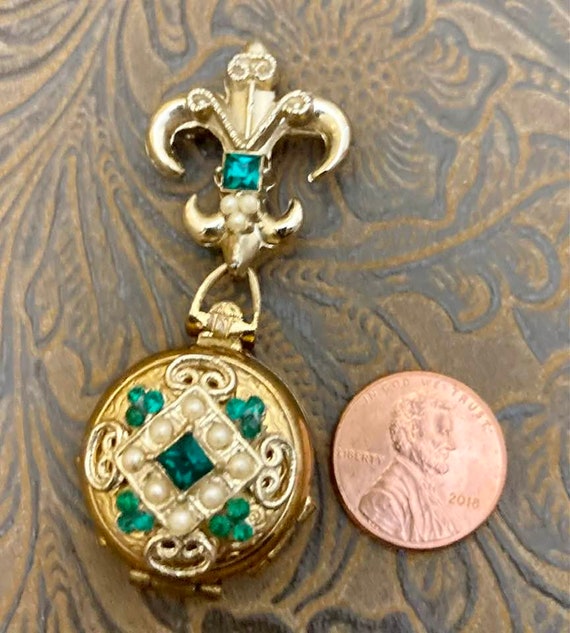 Vintage Coro Pegasus Chatelaine Brooch Picture Locket C269 - Etsy