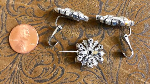 Vintage Petite Lovely Earrings and Brooch Set    … - image 5