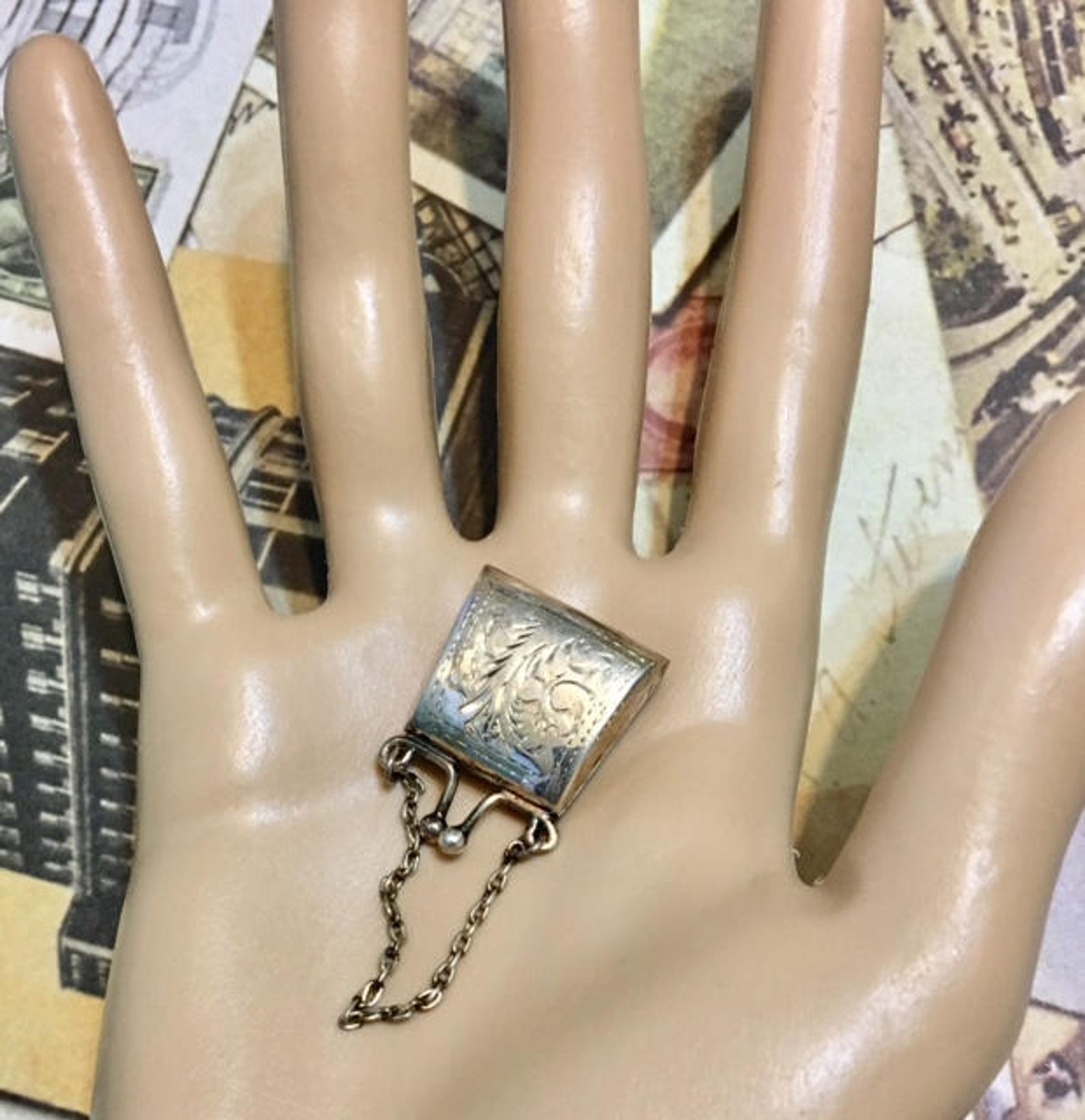 Charm Bracelet En Argent Sterling 925 Vintage "DOE" - 1,5 G, 2,0 Cm, Occasion Bon état