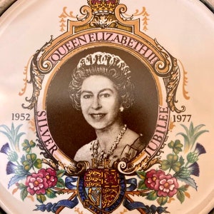 Vintage Silver Jubilee Queen Elizabeth II Silver Plate Dish                                         1302