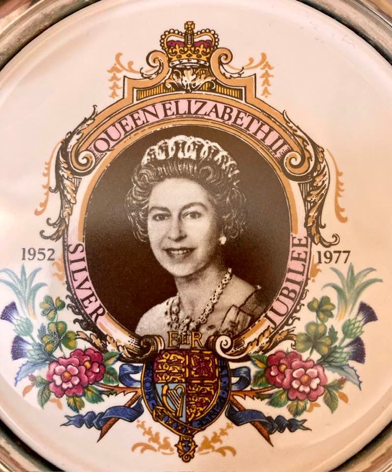 ヴィンテージ シルバー ジュビリー エリザベス2世 シルバープレート 皿