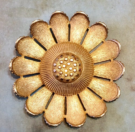 Vintage Sarah Coventry Gold Tone Sunflower (sold … - image 5