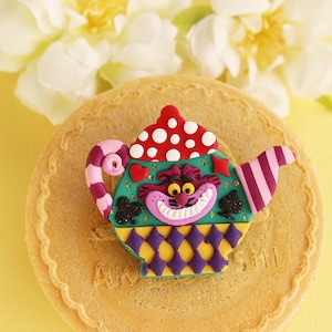 Cheshire cat brooch, Alice in wonderland, Tea party collection - Teapot Brooch