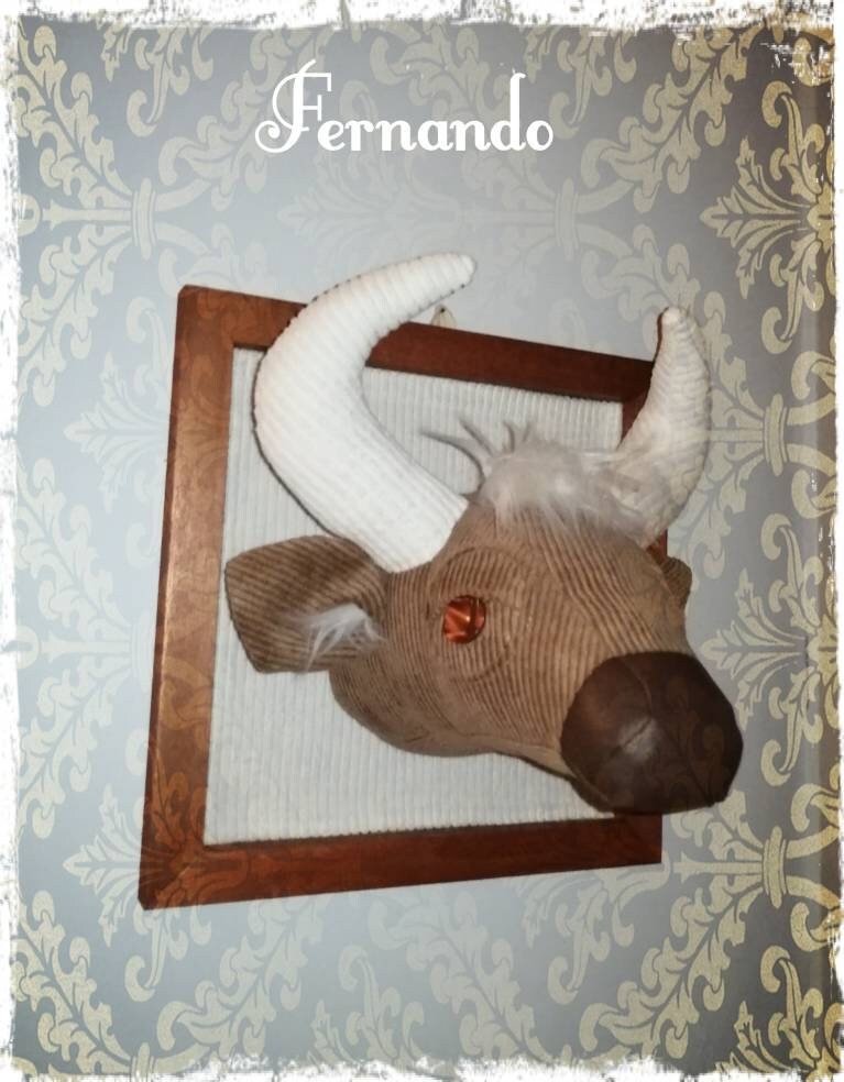 Taureau Trophée en Tissu