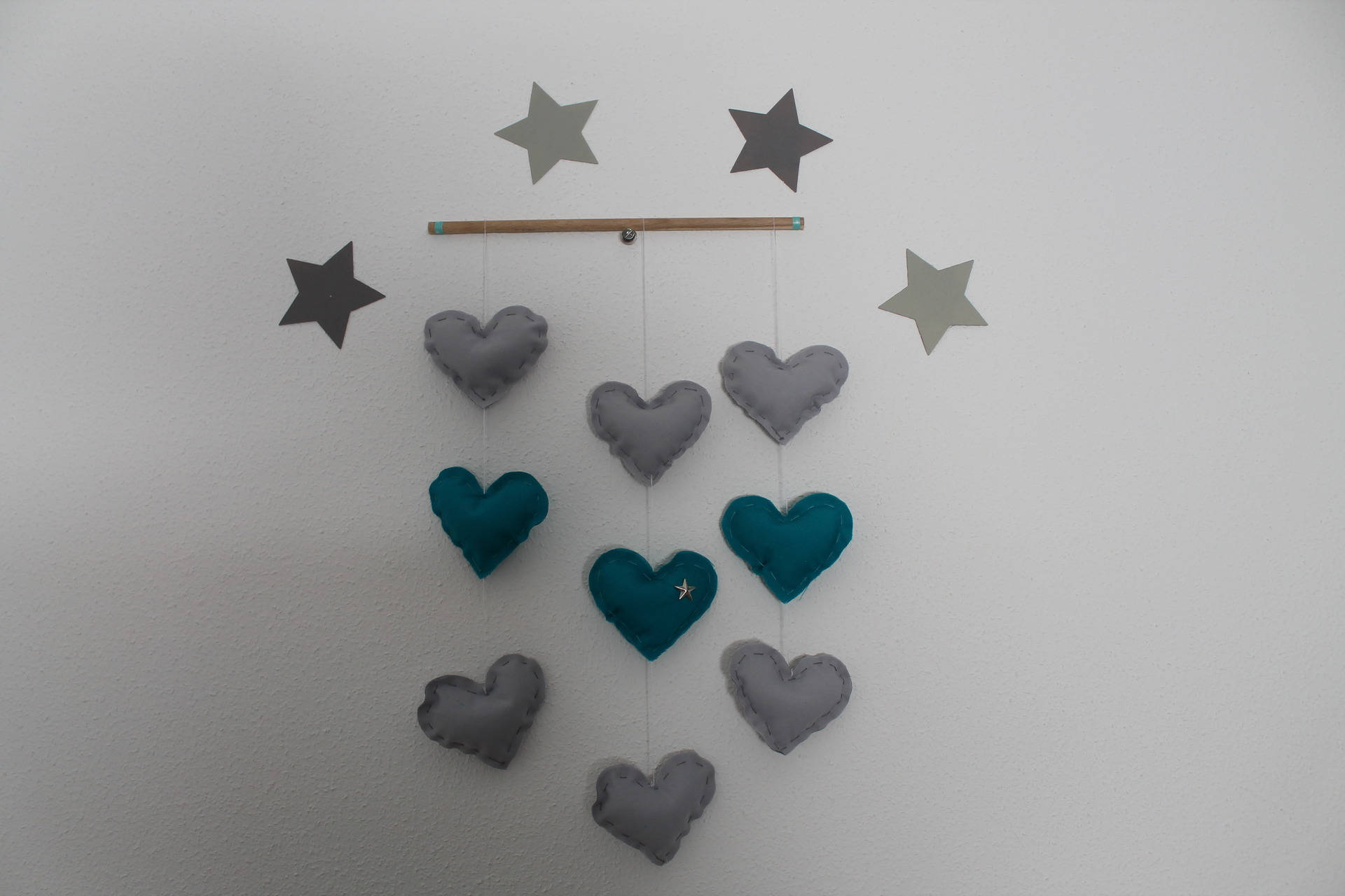 Mobile de Coeurs Gris et Turquoise à Suspendre