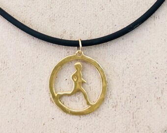Runner Necklace, Sports Accessories, 14 KARAT Gold, Runner Round Charm 14k, boston marathon, New York City Marathon jewelry,Running Gift