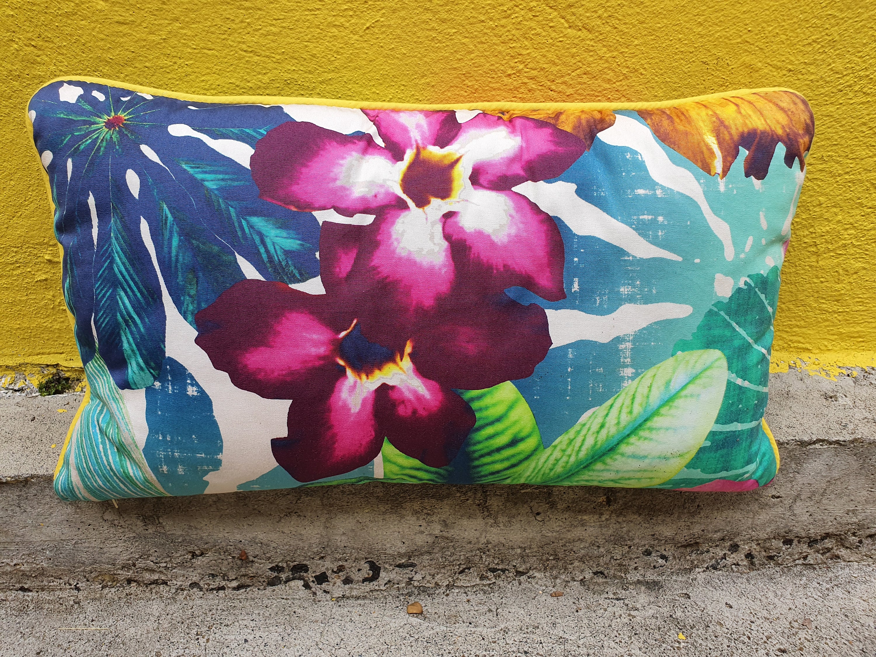 Coussin Hawaîi By Nininananè're