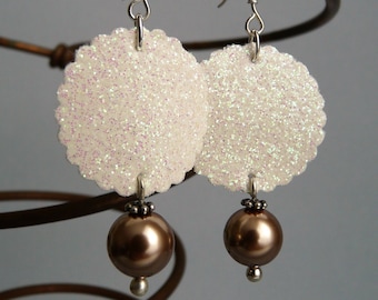 Boucles d'oreille simili cuir et perles