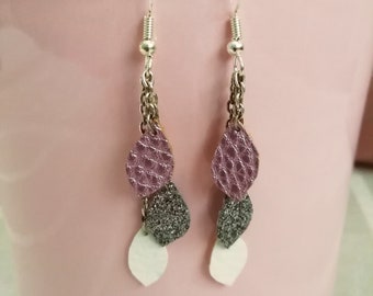 Boucles d'oreille simili cuir pailleté et chaine