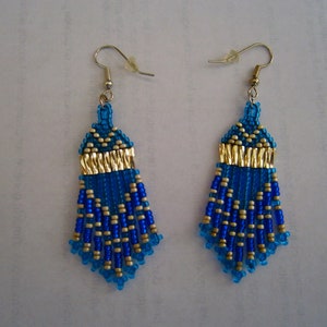 Hanging earrings in rockery beads, BLEU and GOLD colours