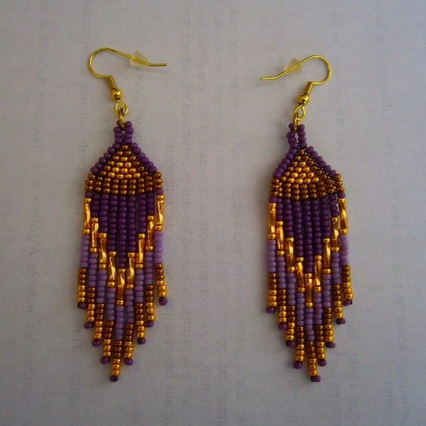 Boucles d'oreilles longues en perles de rocaille, coloris MAUVE, VIOLET et OR