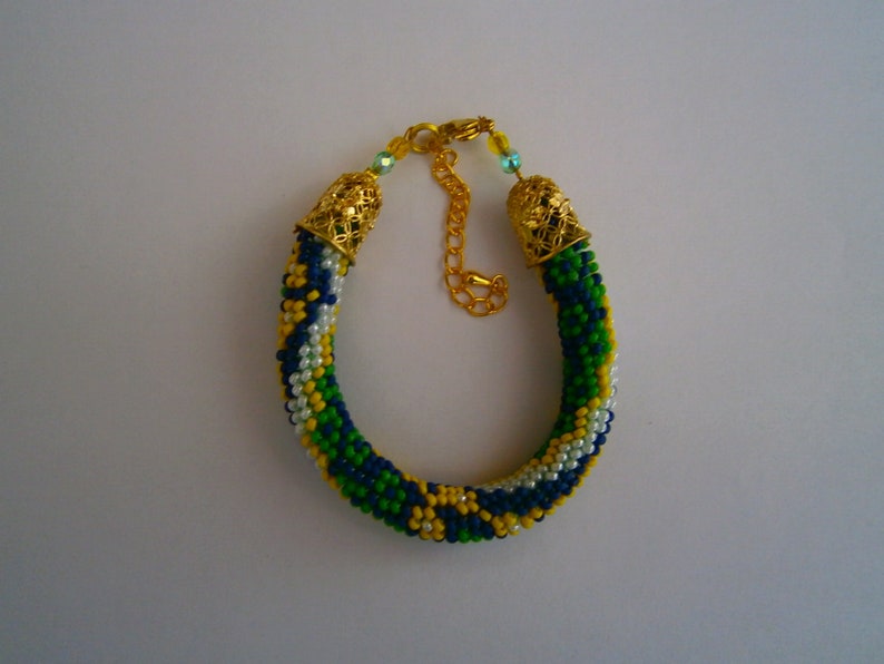 Spiral bracelet made of crochet. image 1