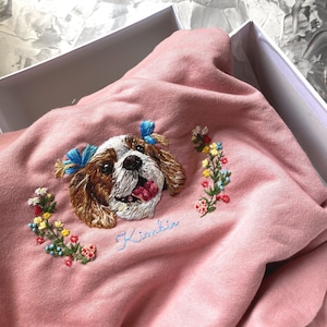 Dog Mom Embroidered Sweatshirt, Custom Pet embroidery sweater, Gift for friends, Unique Mother&#39;s day gifts, fashion gifts for mom, dog dad