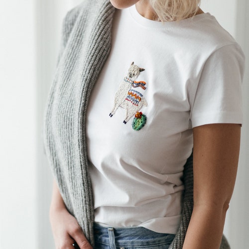 Llama shirt, Llama gift, Cute tee shirts for women, Christmas gifts under 50, no probs llama, lama print embroidery, Llama wedding shops t-shirt