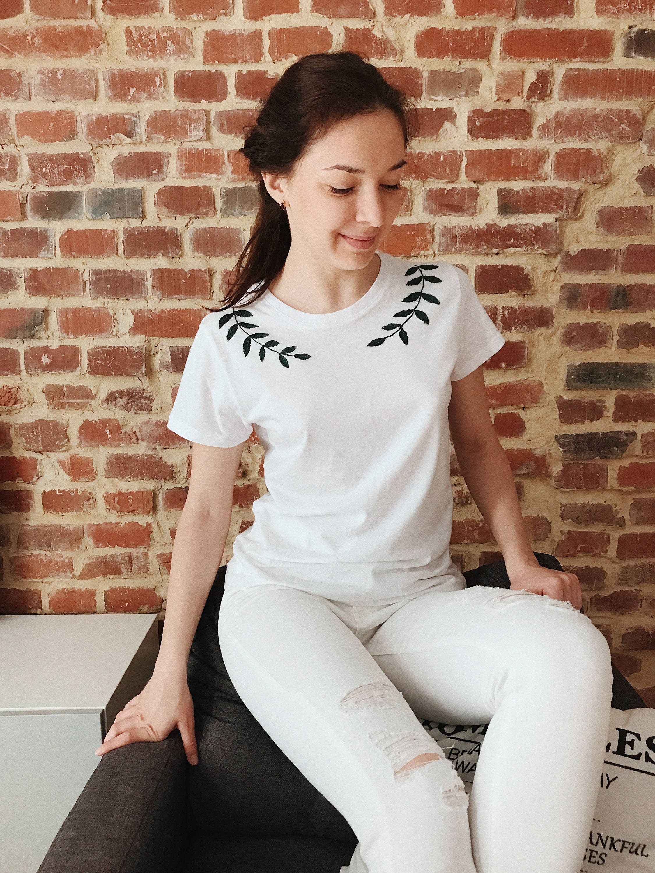 Embroidered T-shirt White T Shirt Embroidered Shirt Hand 