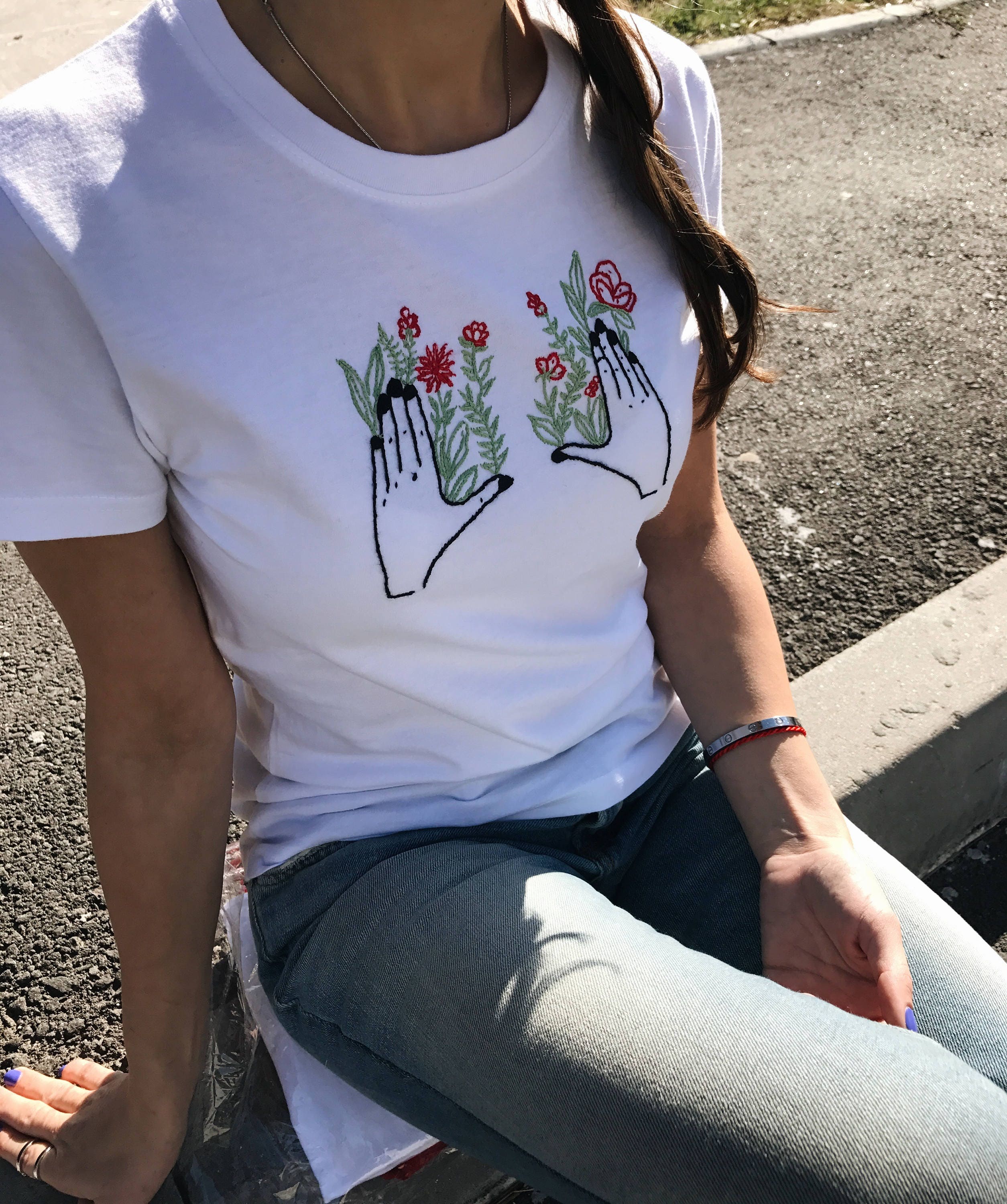 Embroidered T-shirt, Hand Embroidery, White T Shirt, Embroidered Tee Shirt  , Floral Embroidery, Florist Gift, Valentine' Day Gift -  Canada