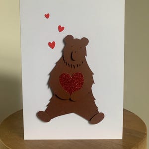 Cartão de Dia dos Namorados feito à mão Bear in Love, cartão de felicitações 3D, cartão reciclado
